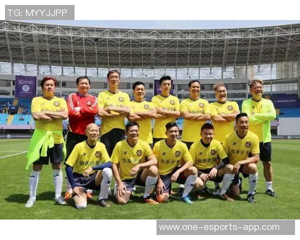 足球巨星激情对决娱乐明星跨界碰撞引爆全场热血狂欢盛宴 足球巨星激情对决娱乐明星跨界碰撞引爆全场热血狂欢盛宴