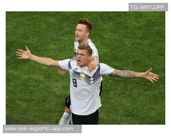 足坛传奇有德球星生涯故事与精神力量全面探秘 足坛传奇有德球星生涯故事与精神力量全面探秘